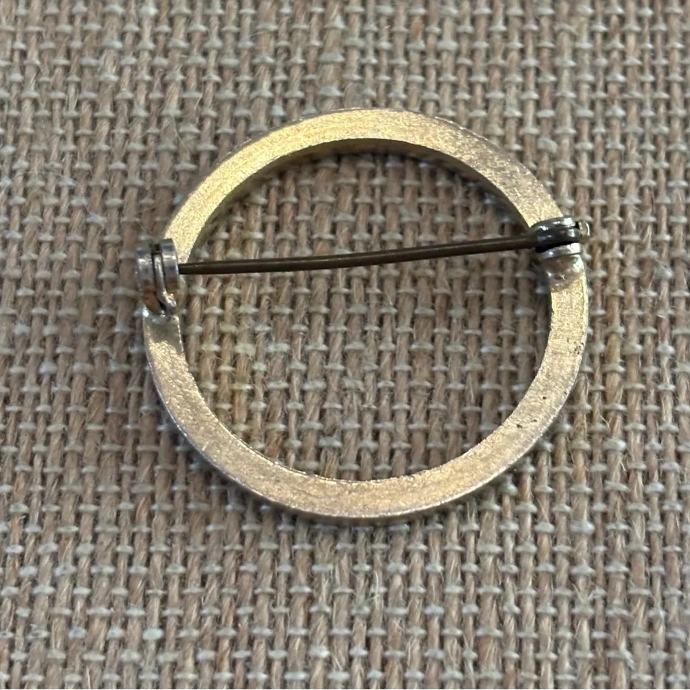 Silver Tone Round Open Circle Textured Brooch Pin